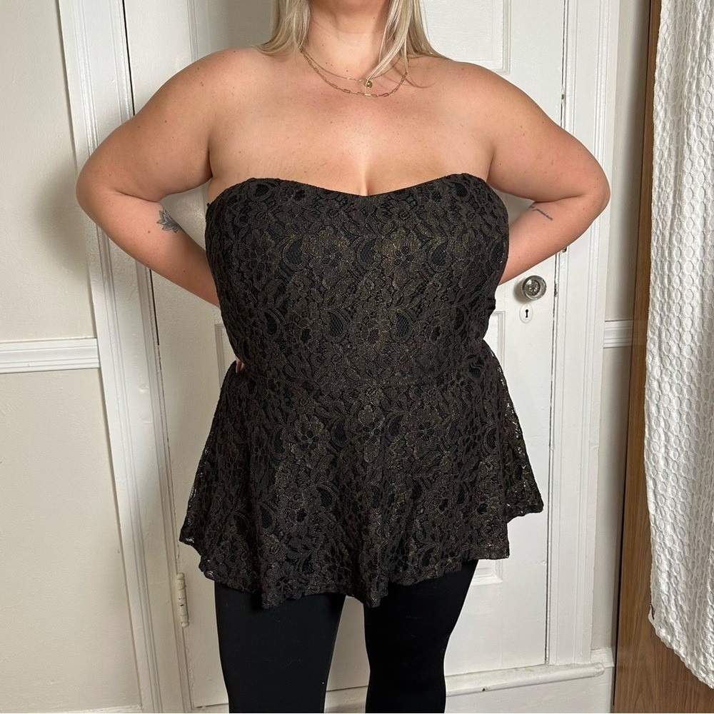 3/$20💥 City Chic‎ Strapless Blouse Black Gold Shimmer Floral Lace Peplum Y2K - Picture 4 of 15